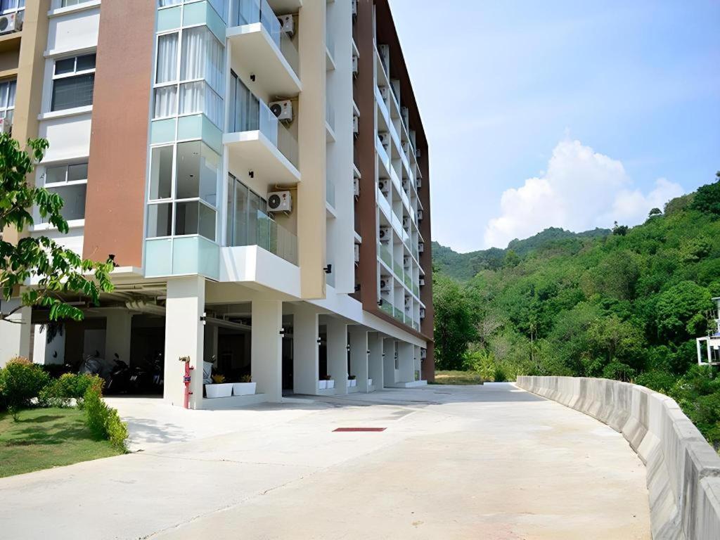 Chic Residences At Karon Karon