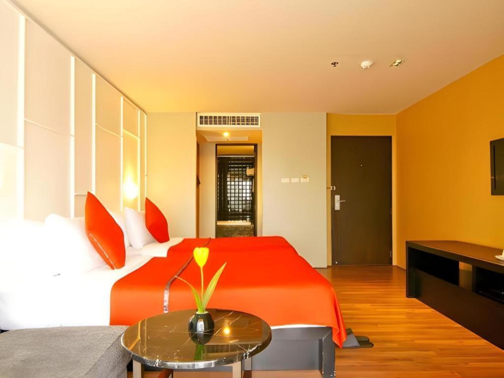 Page 10 Hotel