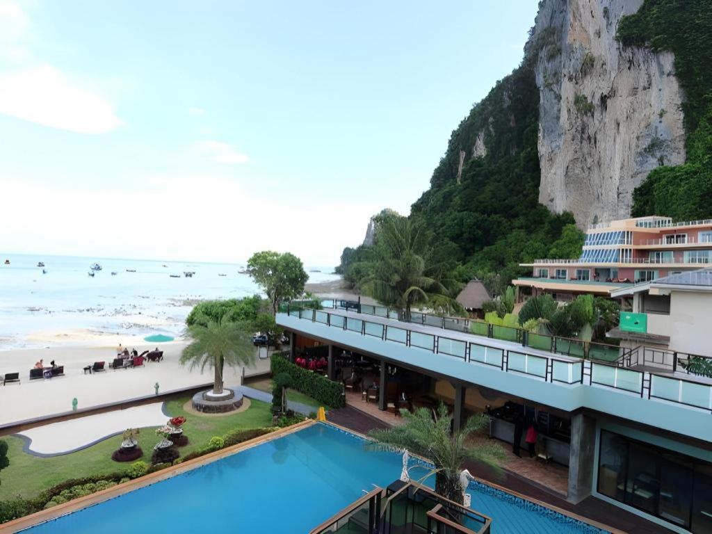 Hip Hotel 3*