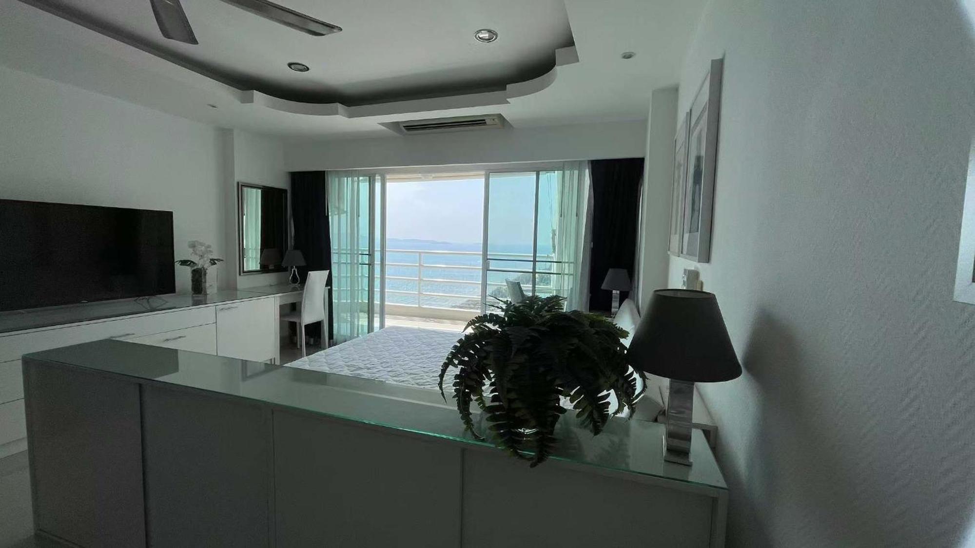 Apartment Beautiful Sea View Front *