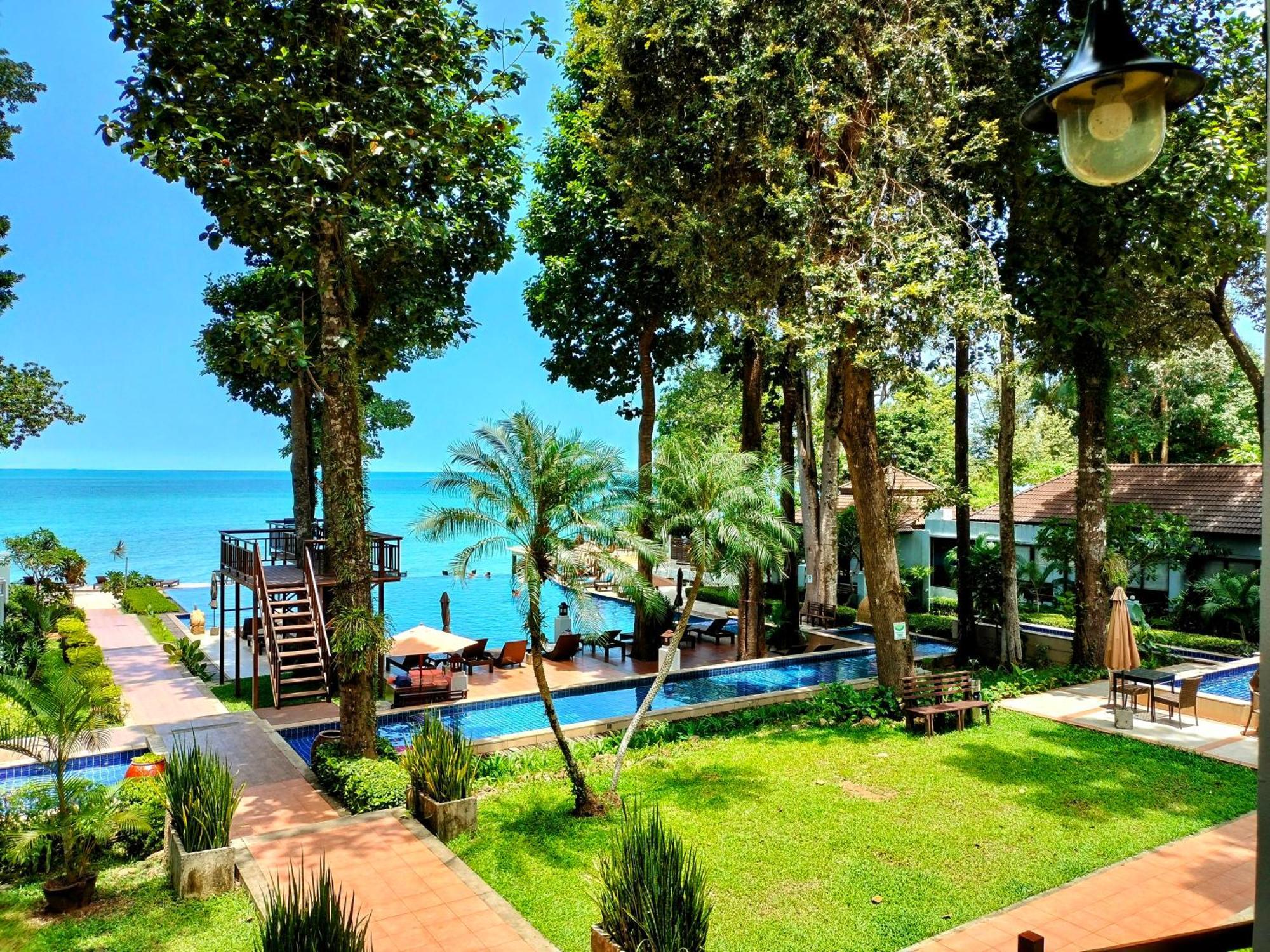 Chang Buri & Hillside 3*