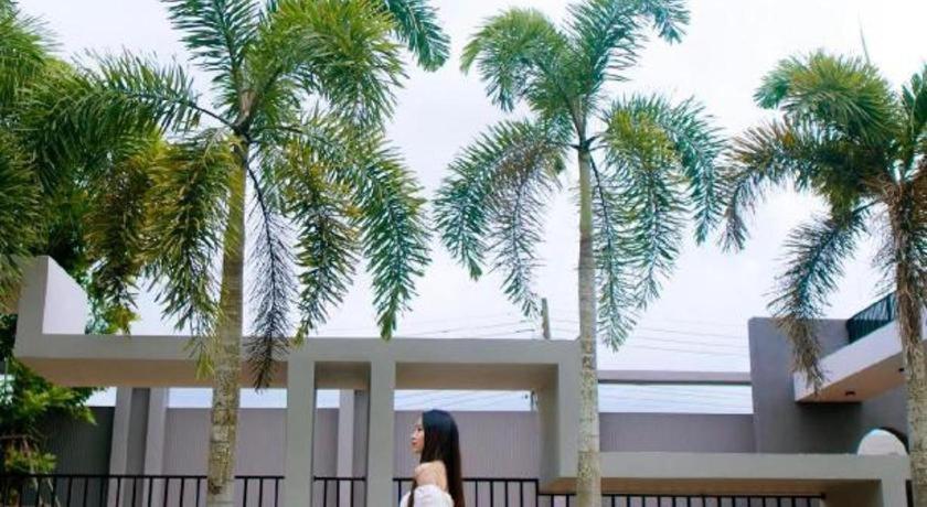 Seree Grand Resort