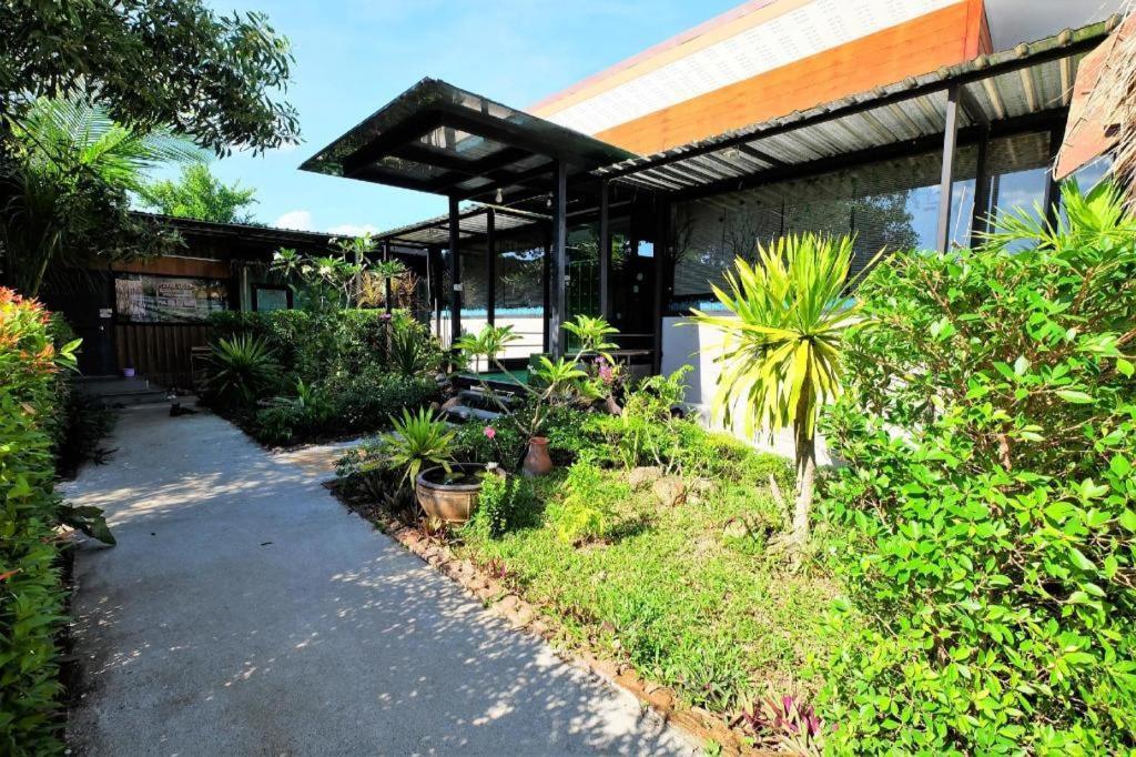 Hotel Oyo 503 Phuket Numnoi