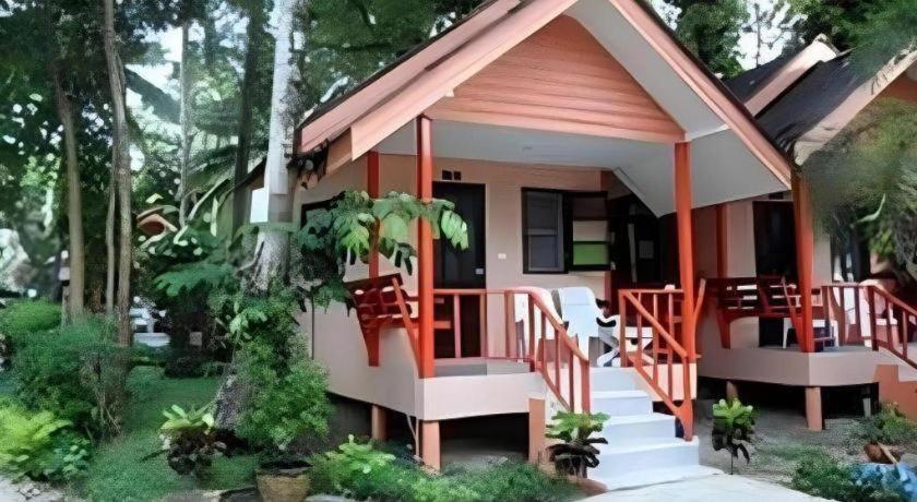 Sea Flower Resort 2*
