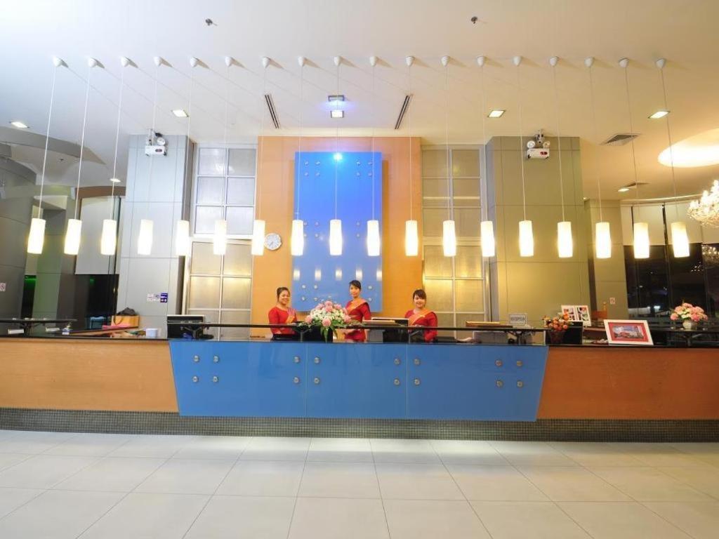 Mayflower Grande Hotel 3*