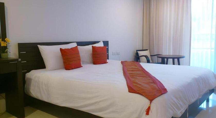 Avenue Hotel HHQ