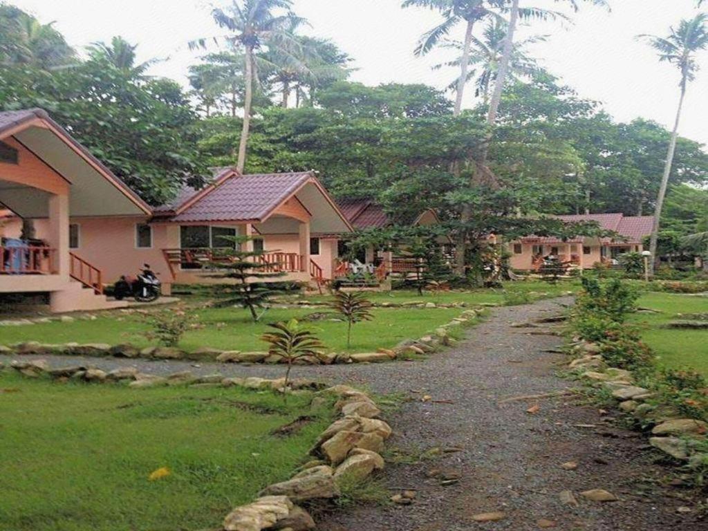 Sea Flower Resort 2*