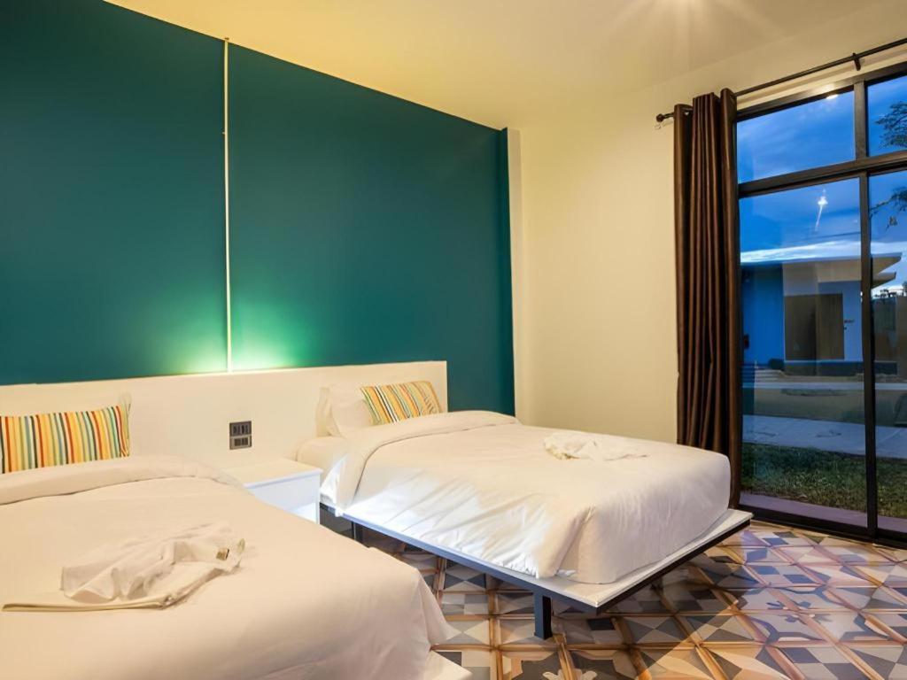 M Boutique 4*