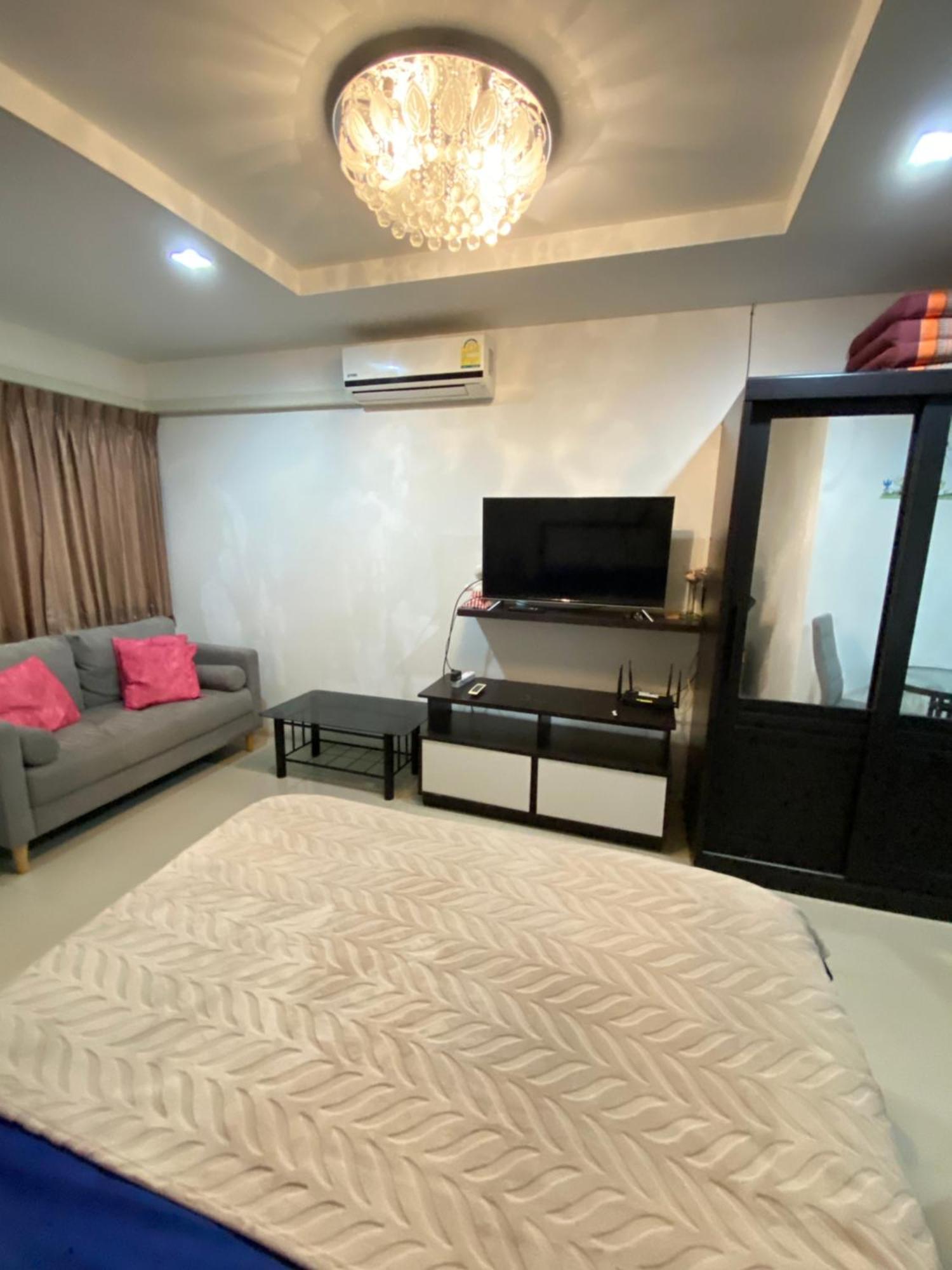 7 Condo, Pattaya Apartment