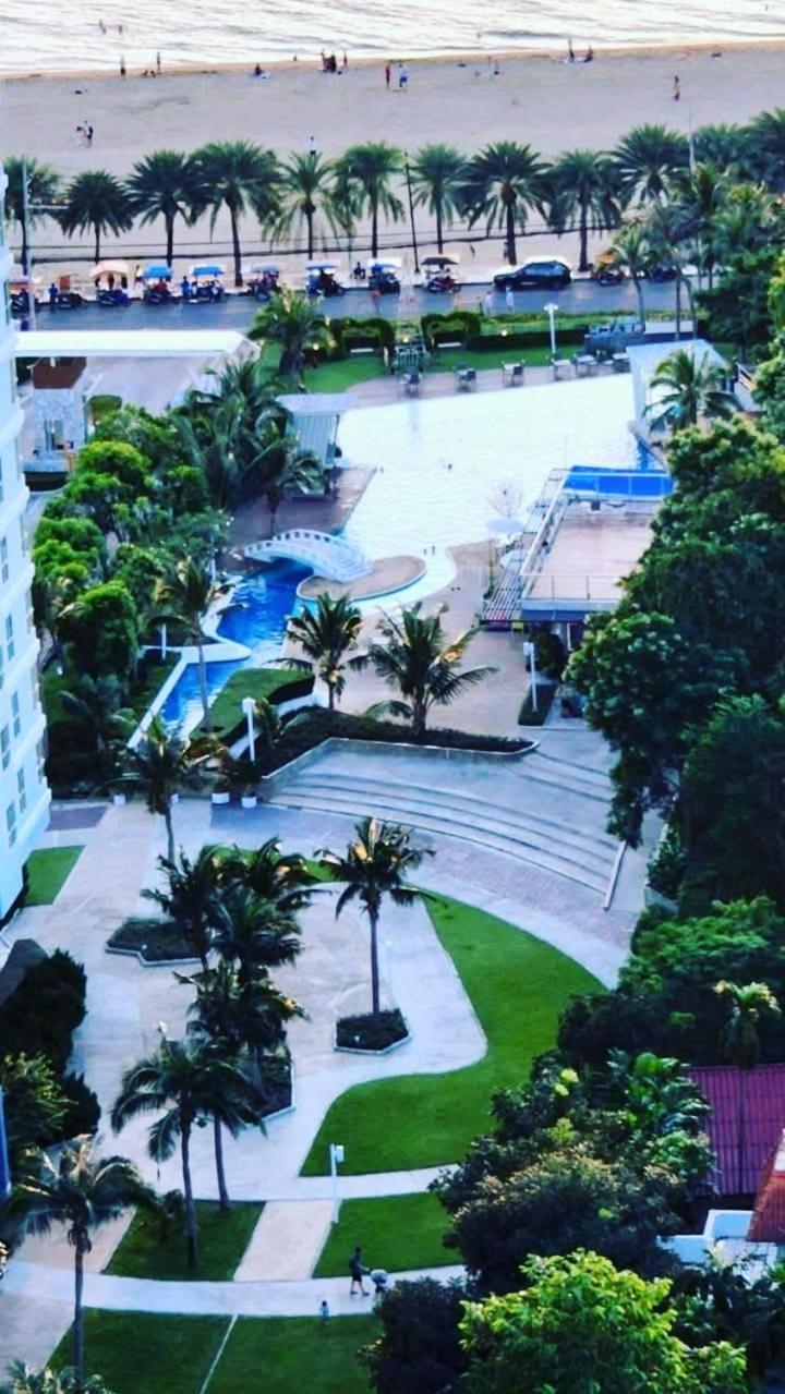 2 ห้องนอน 2 ห้องน้ำ Seaview ชั้น18 Apartment