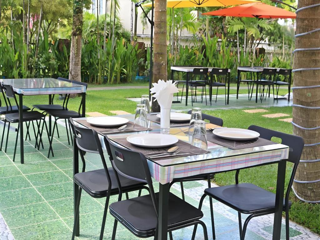 Royal Lee And Resort Nai Yang