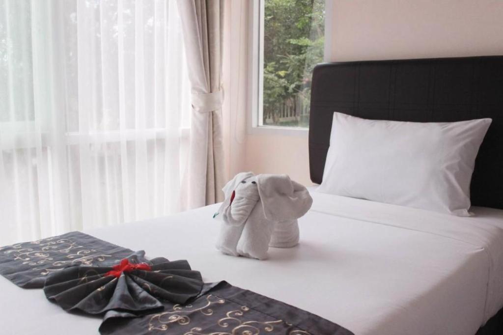 Royal Lee And Resort 3*