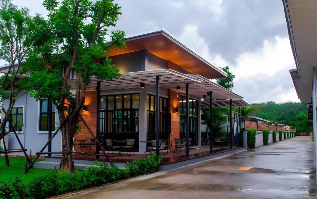 Resort Seree Grand 3*