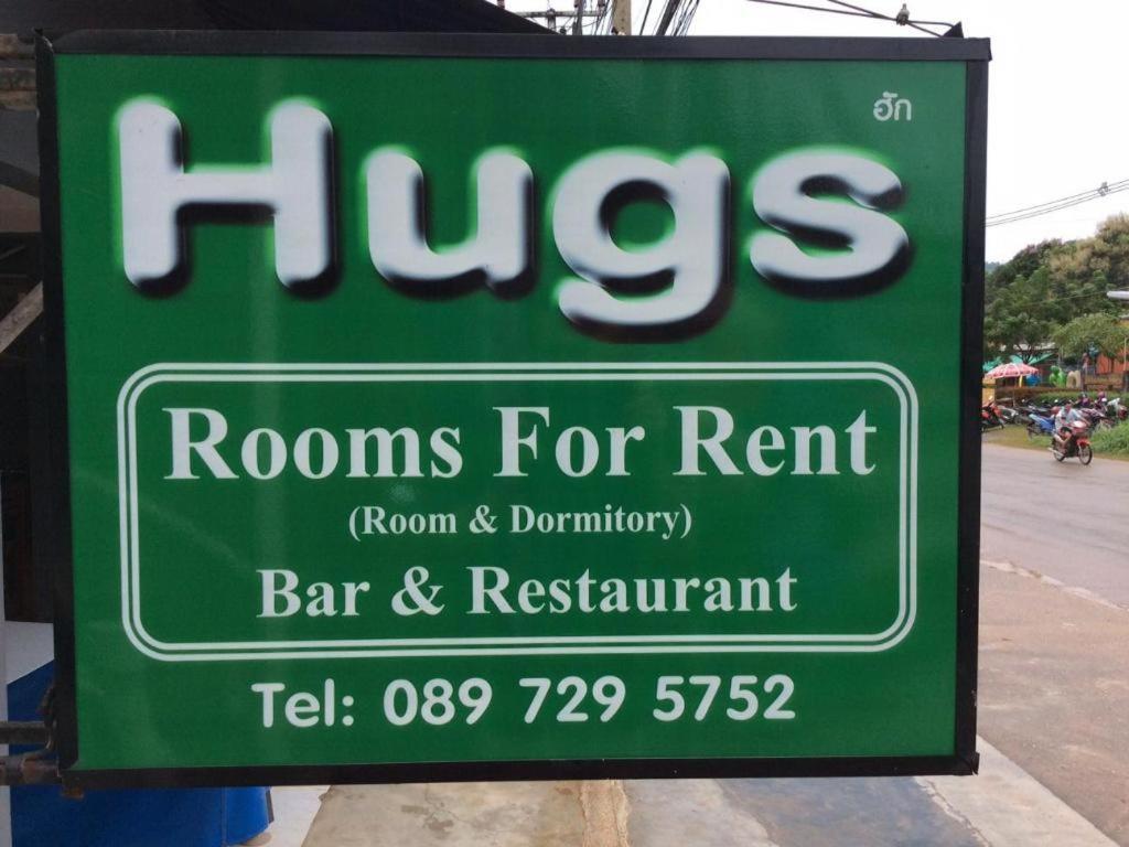 Hugs & *