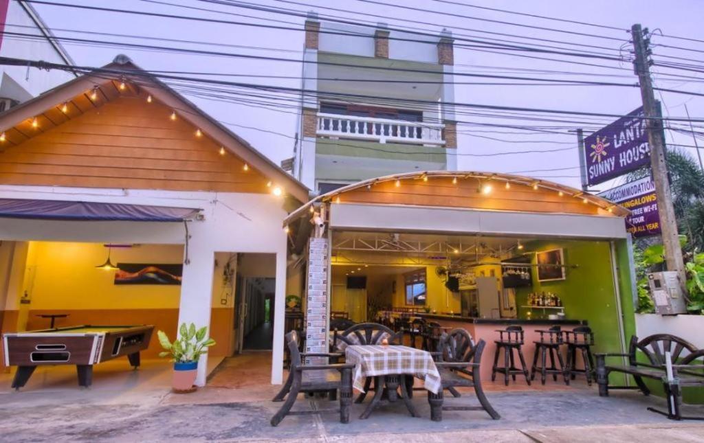 Hugs & Albergue
