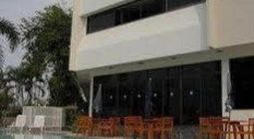 Bangsaen Villa Hotel 3*