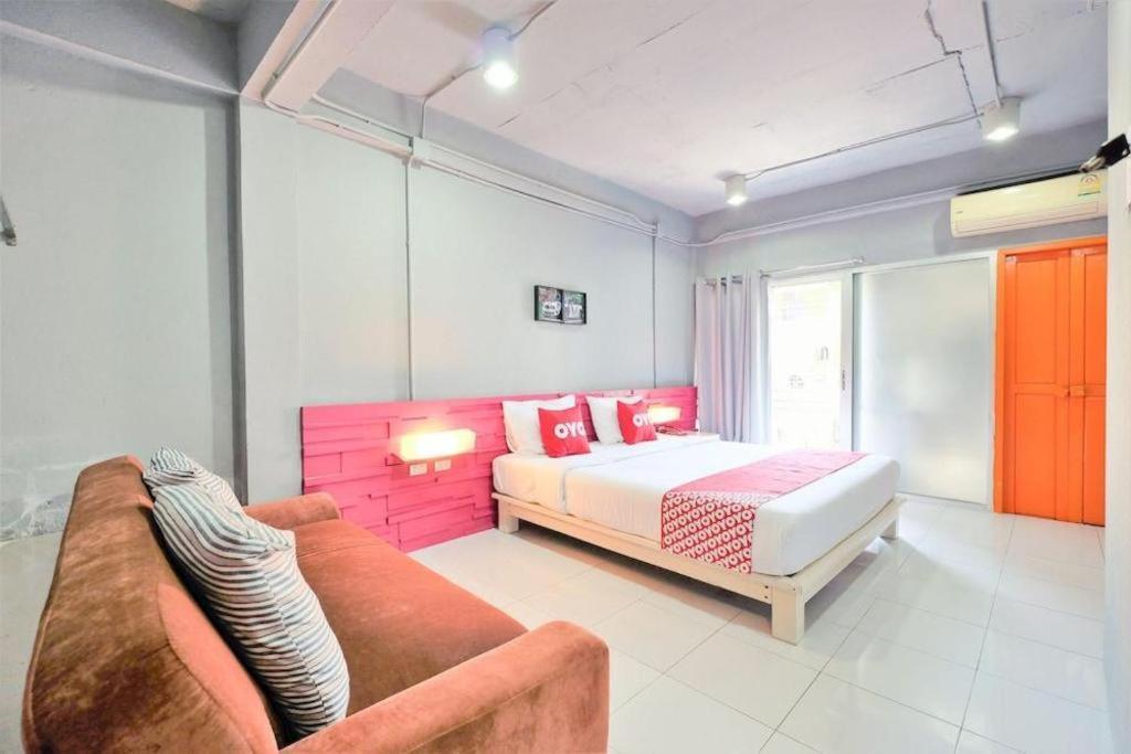 Oyo 292 The Oddy Hip Hotel 2*