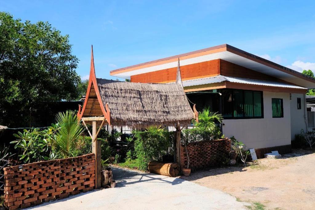 Oyo 503 Phuket Numnoi