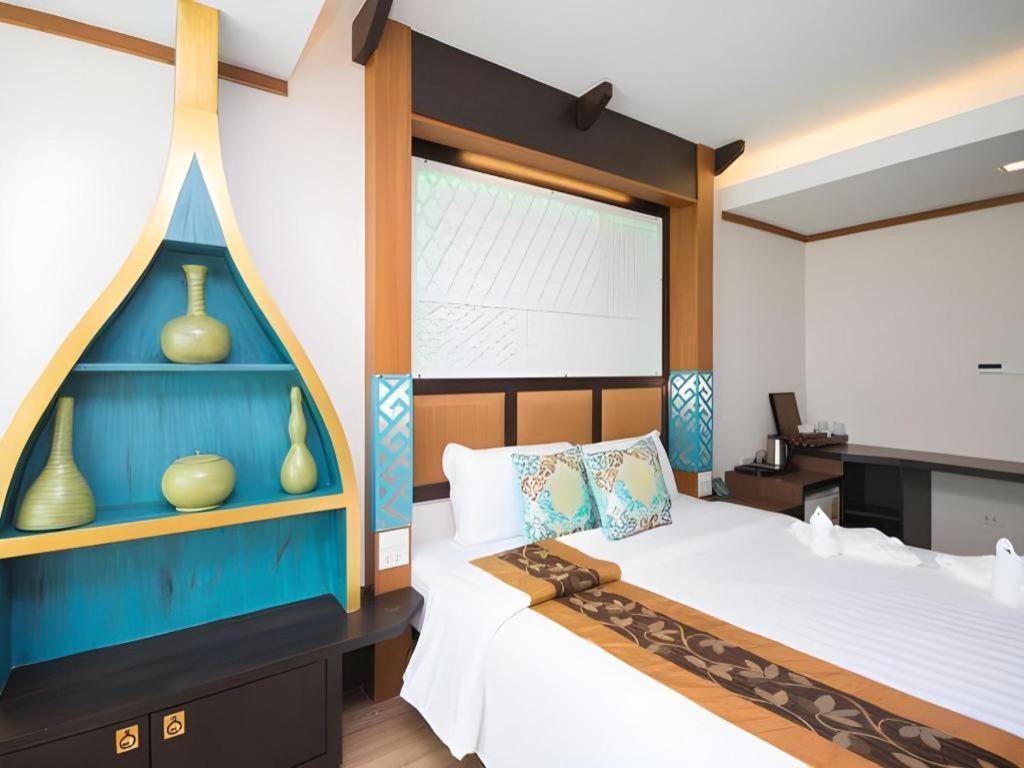 Hip Hotel