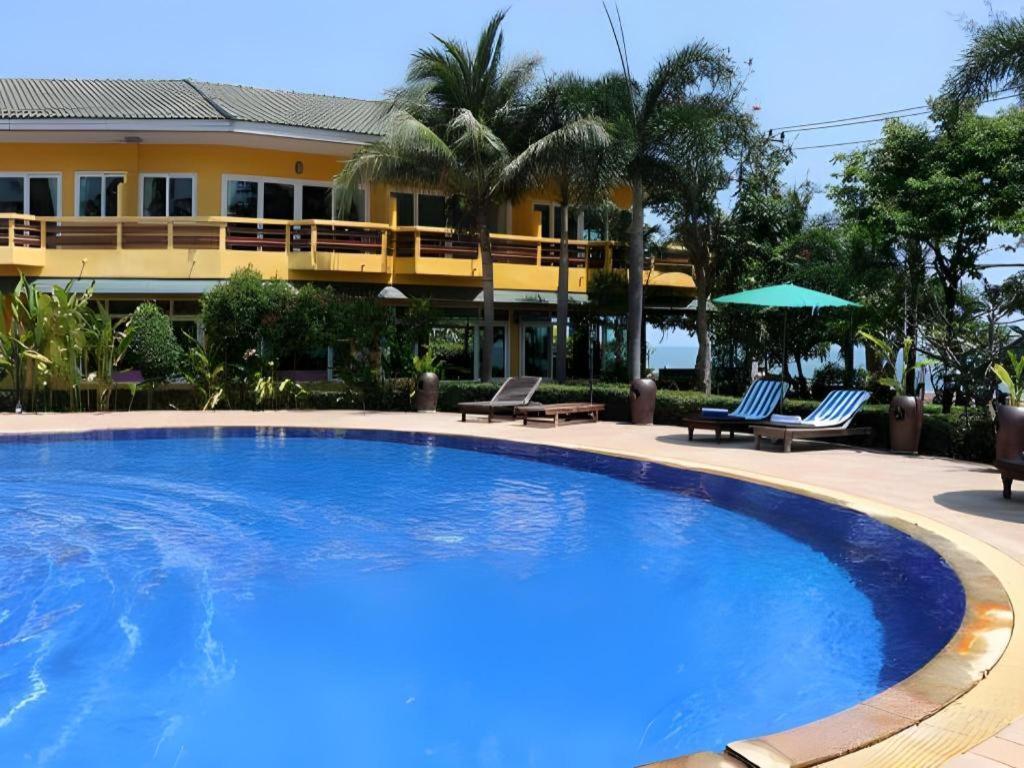 Bacchus Resort