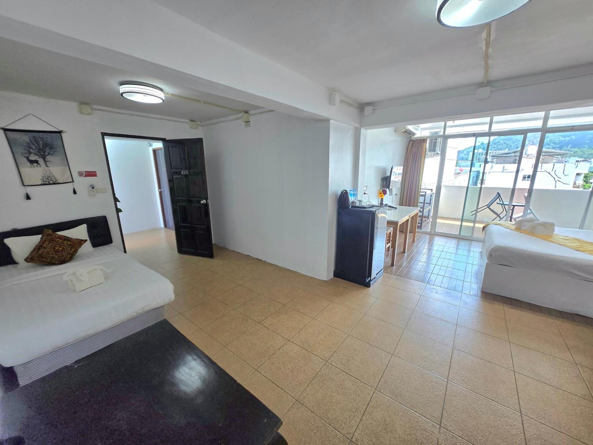 Hotel Happy 99