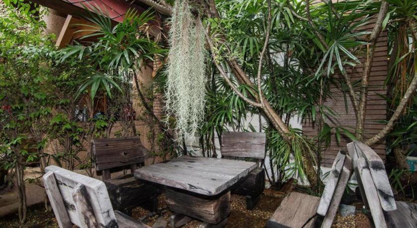 Chada Thai House Hotel 2*