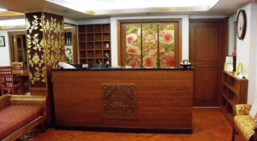 Chada Thai House Hotel 2*