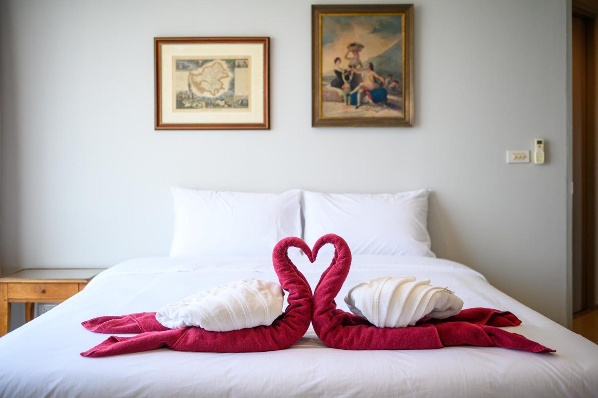 6th Avenue Aparthotel Surin Beach (Phuket)