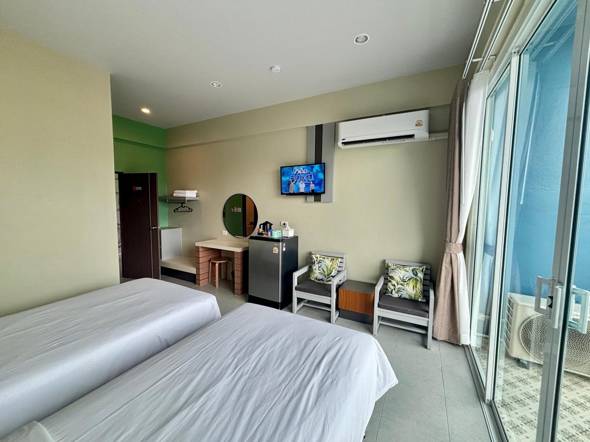 Siri * Phuket