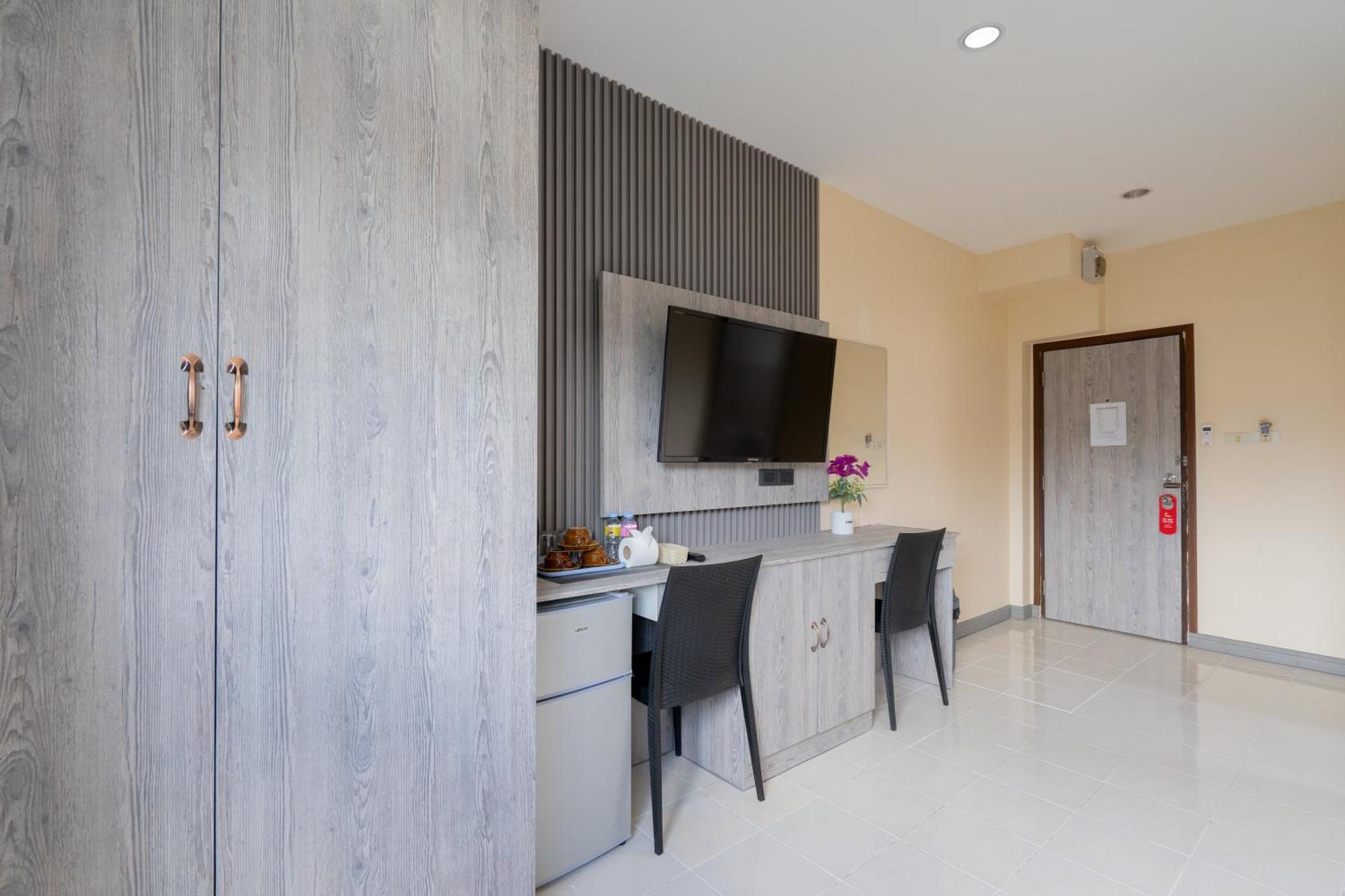Square One 3* Patong