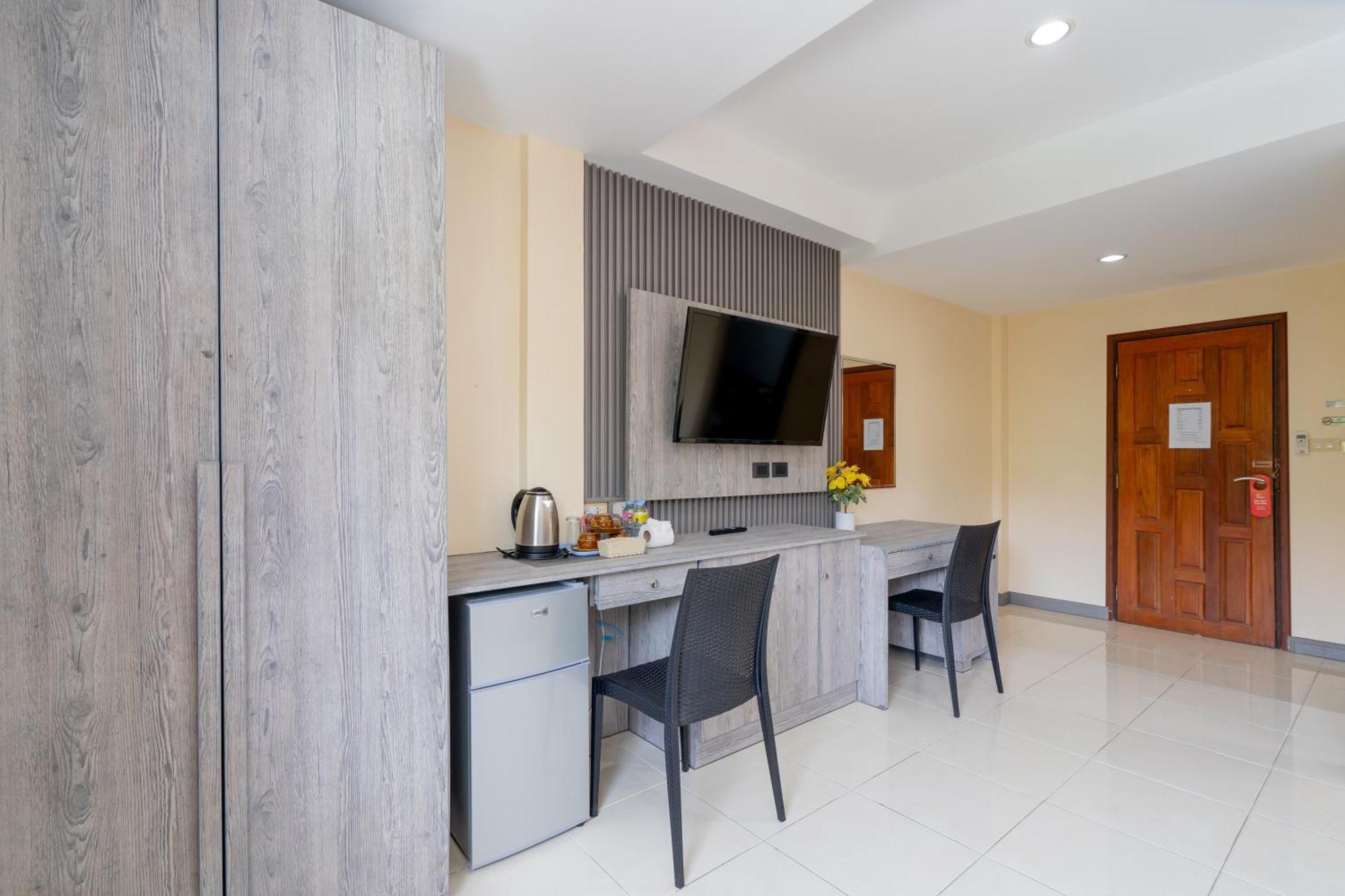 Square One Hotel