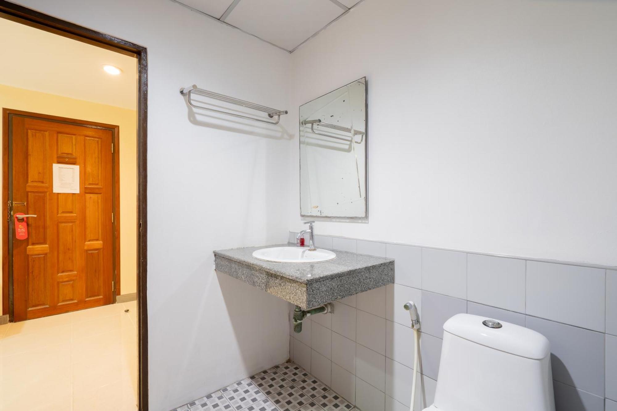 Hotel Square One 3*