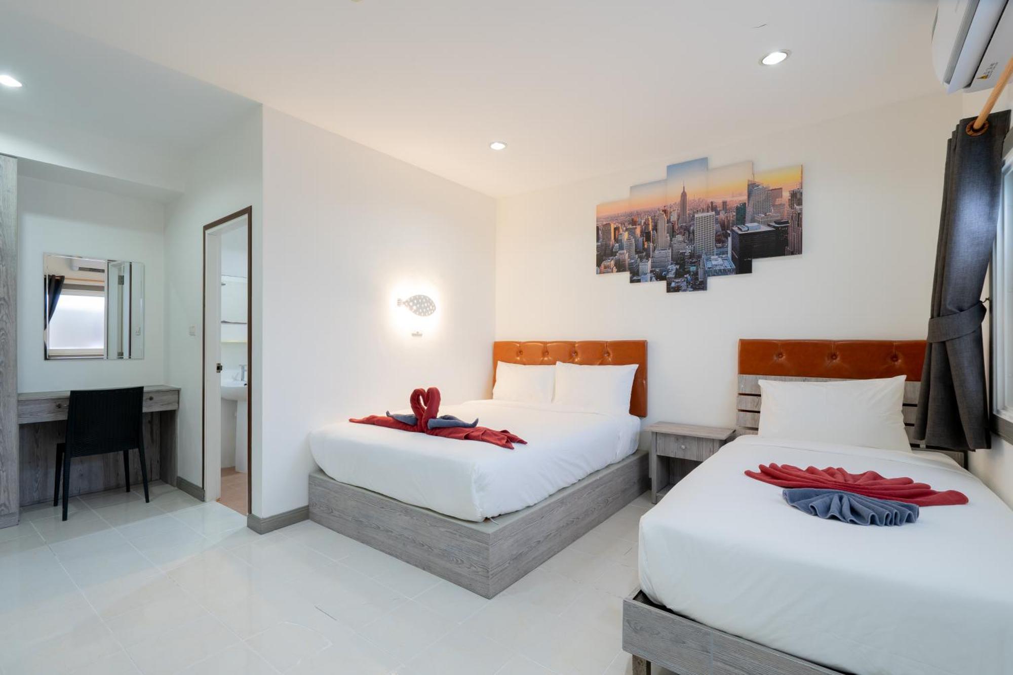 Hotel Square One 3*