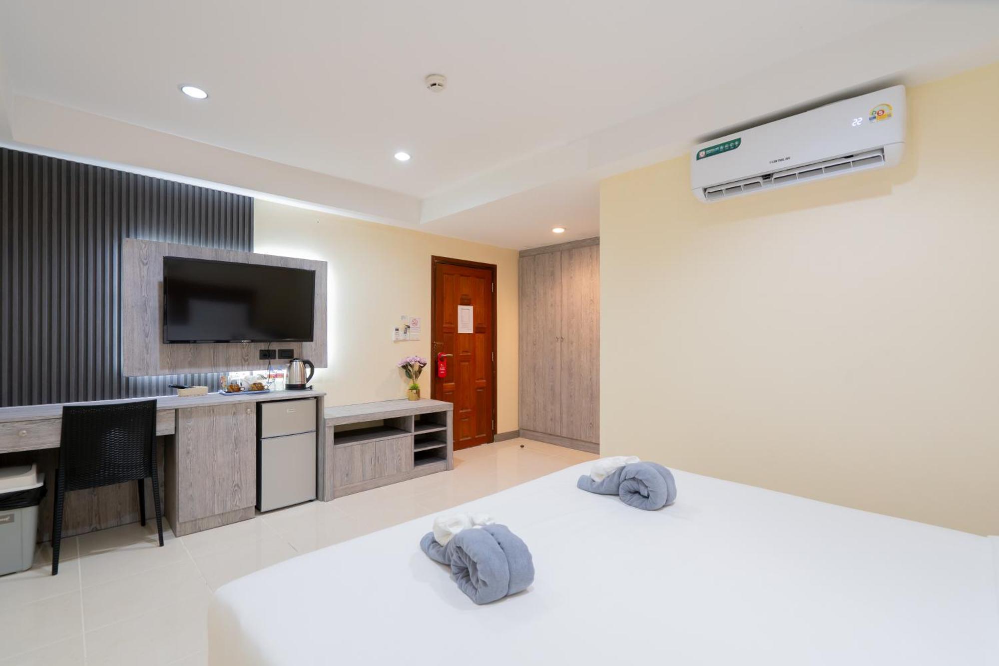 Square One 3* Patong