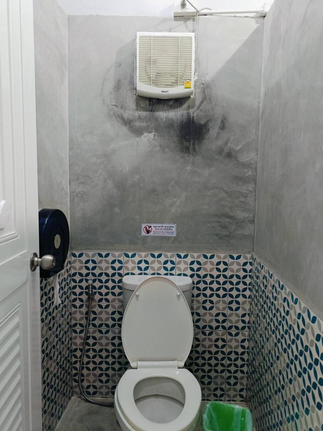 Ler 65 Hostel *