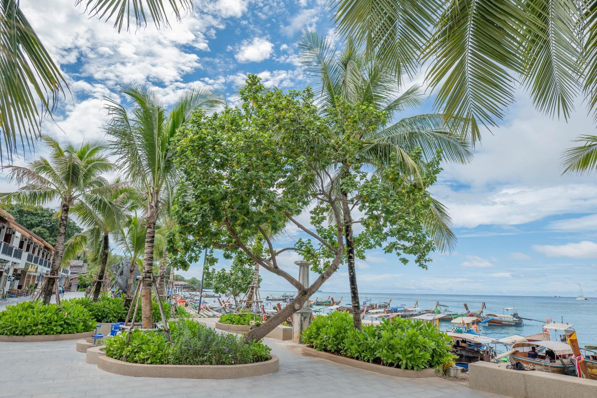 At Pier Hotel Phi Phi Don
