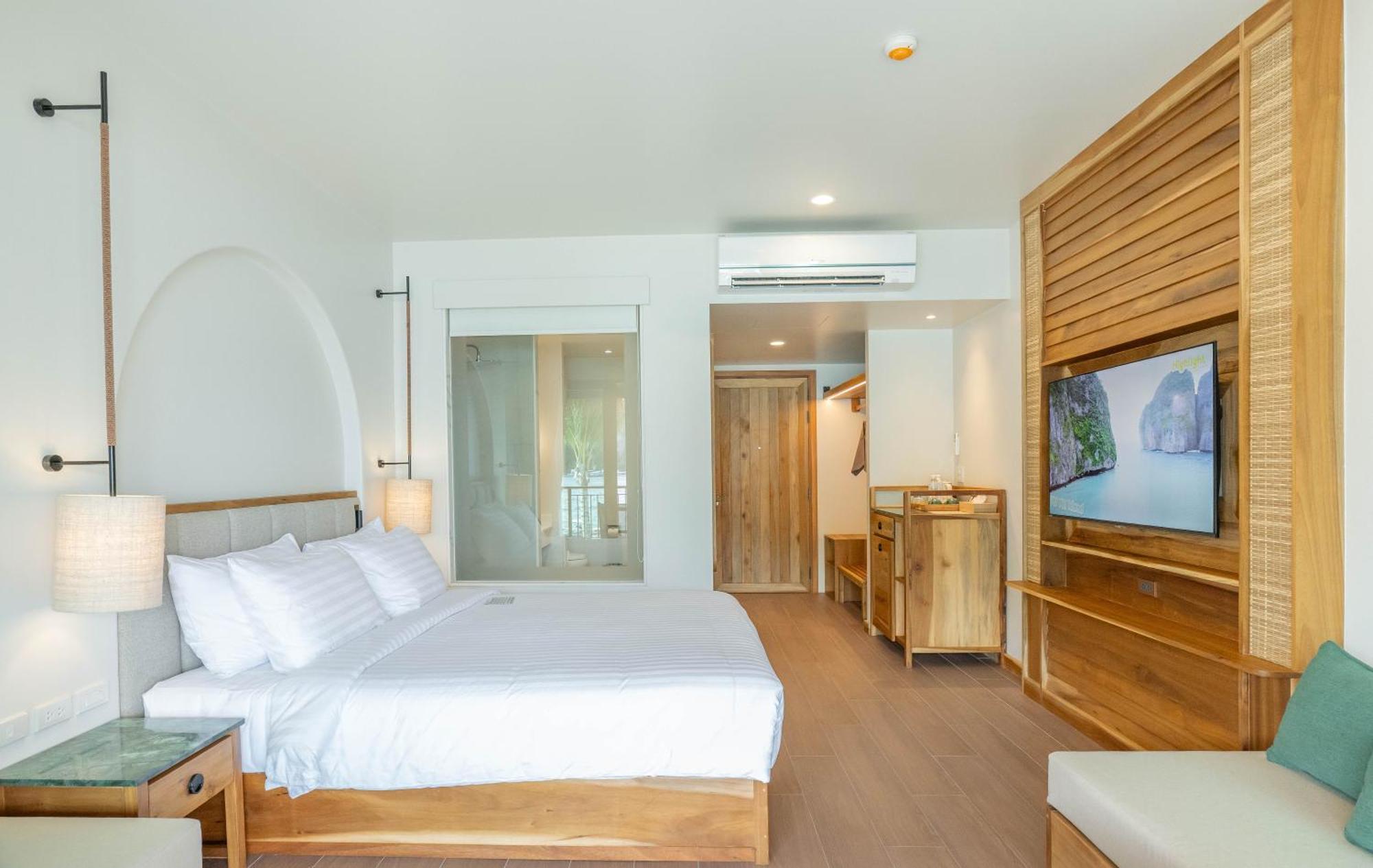 Hotel At Pier 4*