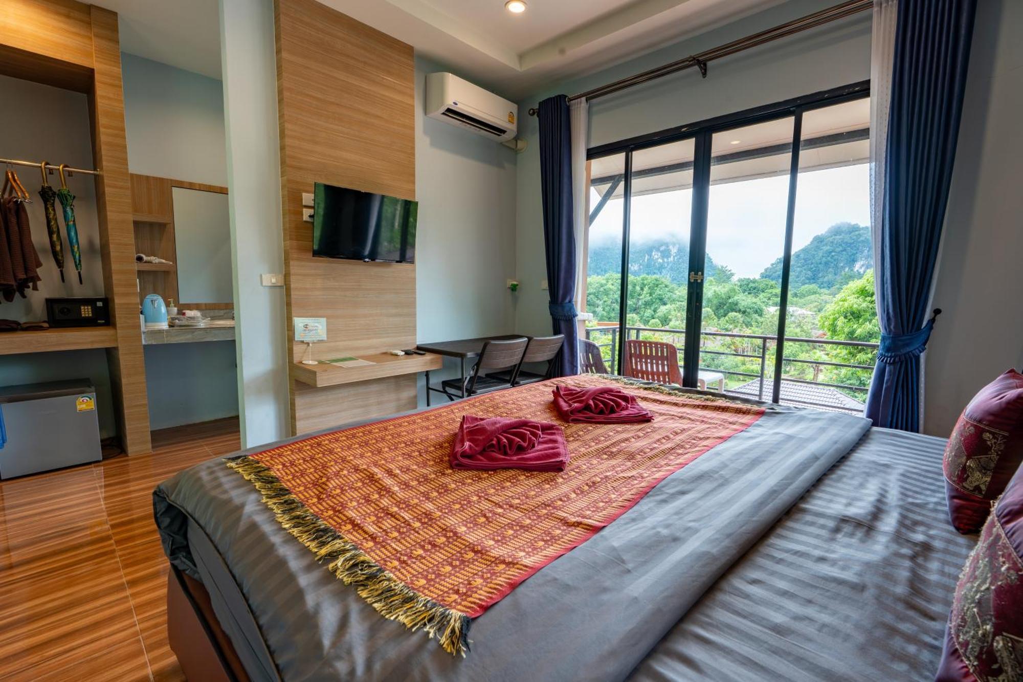 Resort Khaosok Rainforest Khao Sok National Park