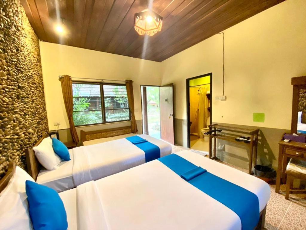 Hotsprings Resort 4*