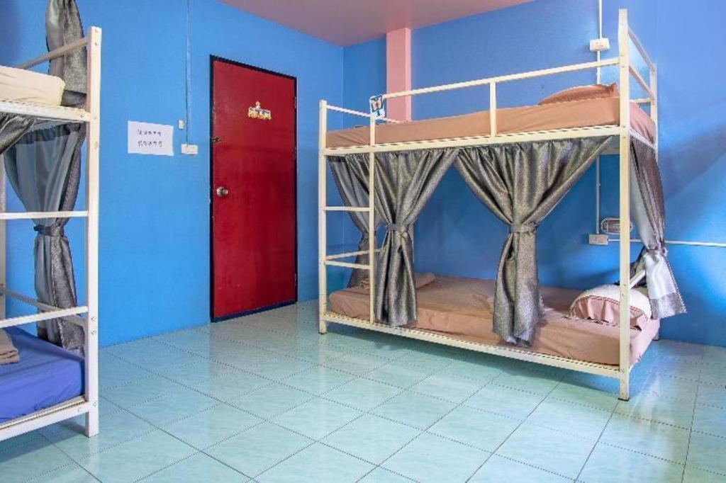 Oyo 586 I Hostel *