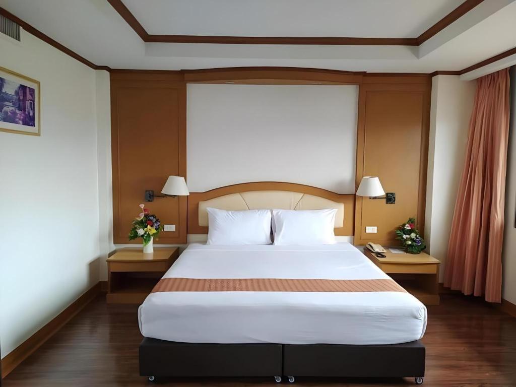 Sing Golden Place Hotel 3*
