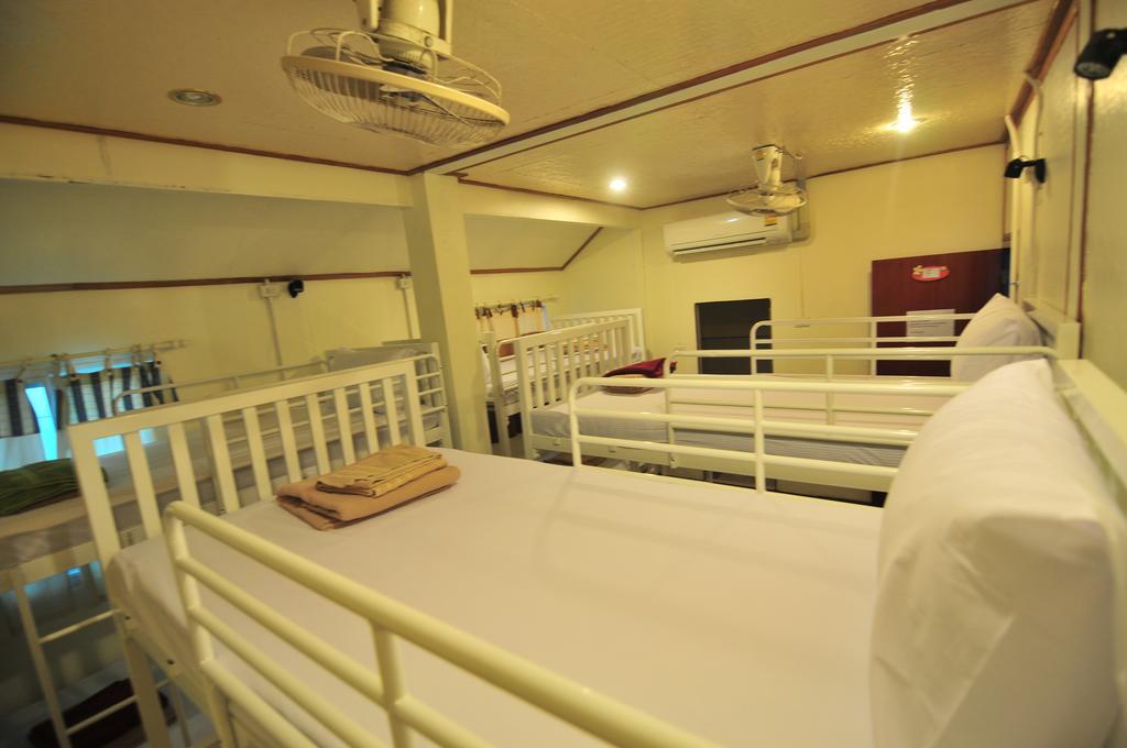 October Hostel Phi Phi Don