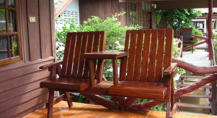 Palm Point Village Hotel Mae Nam