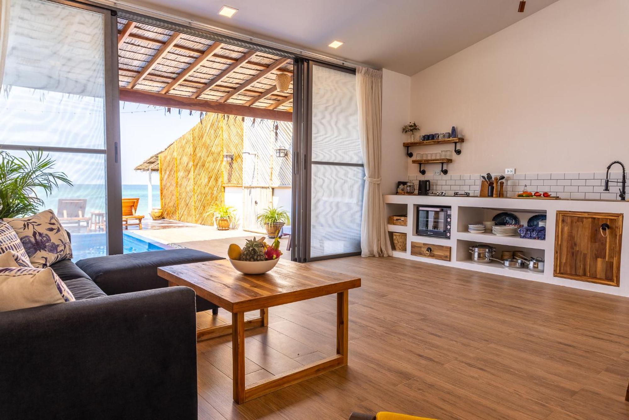 Holiday home Seasalt Beachfront Home, Private Pool, 2 Bedroom House