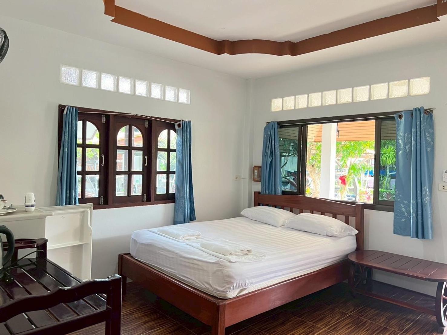 Resort Silver