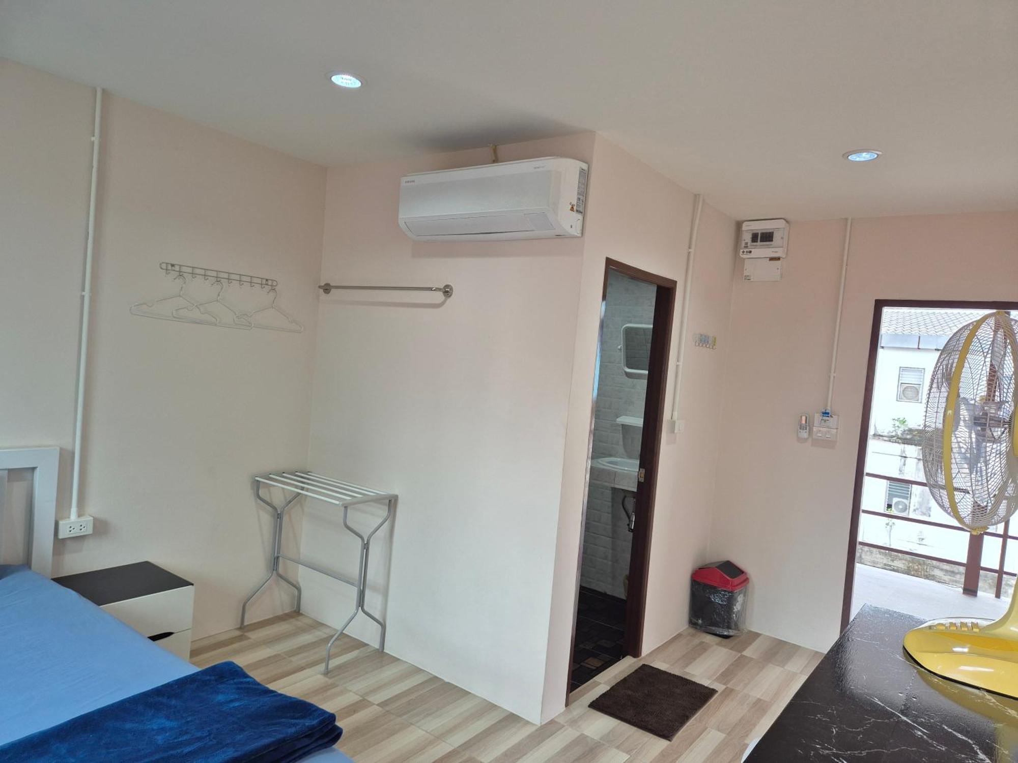 Sairee Center Hostel