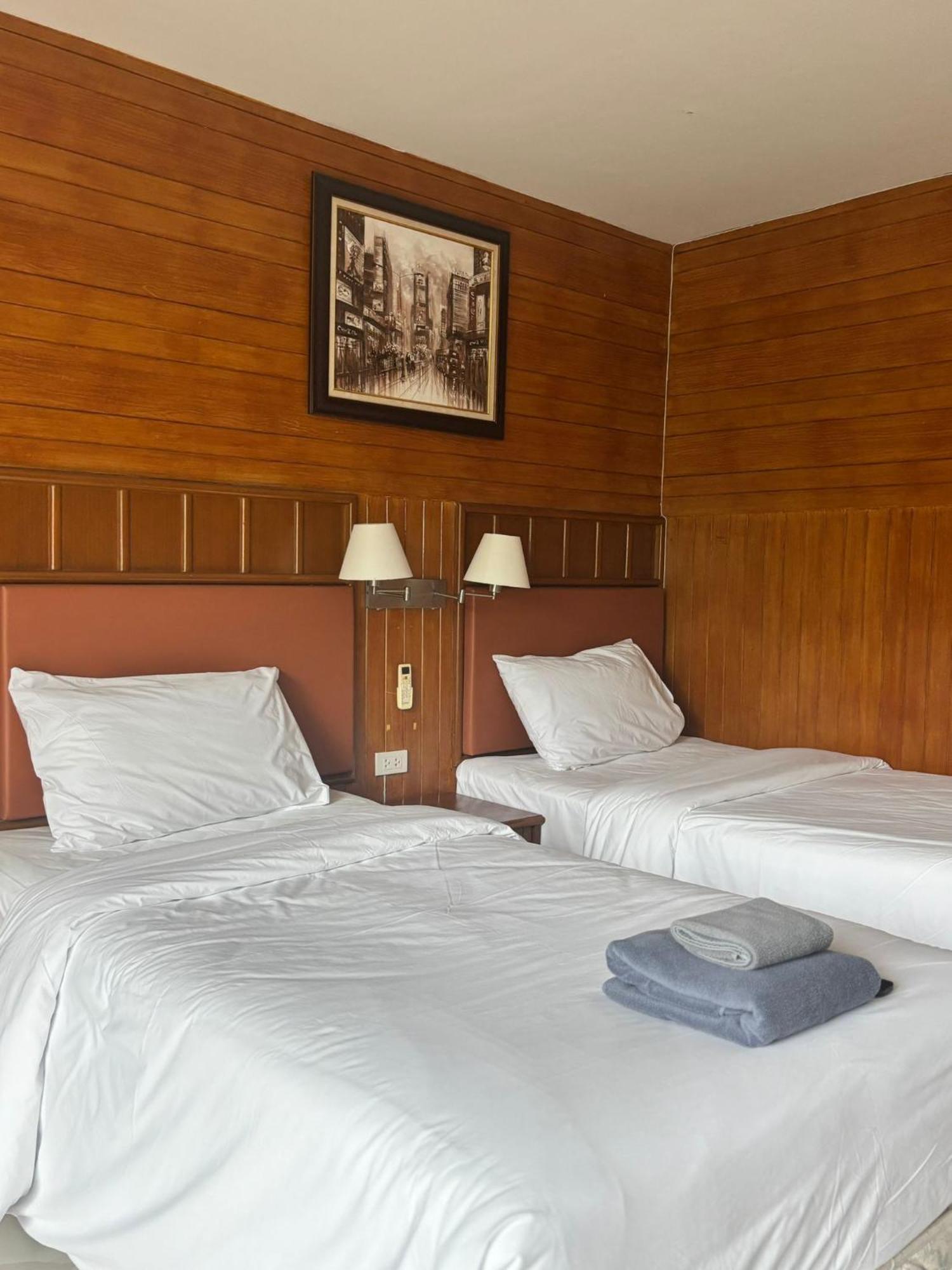 Luna Hut 3* Hua Hin