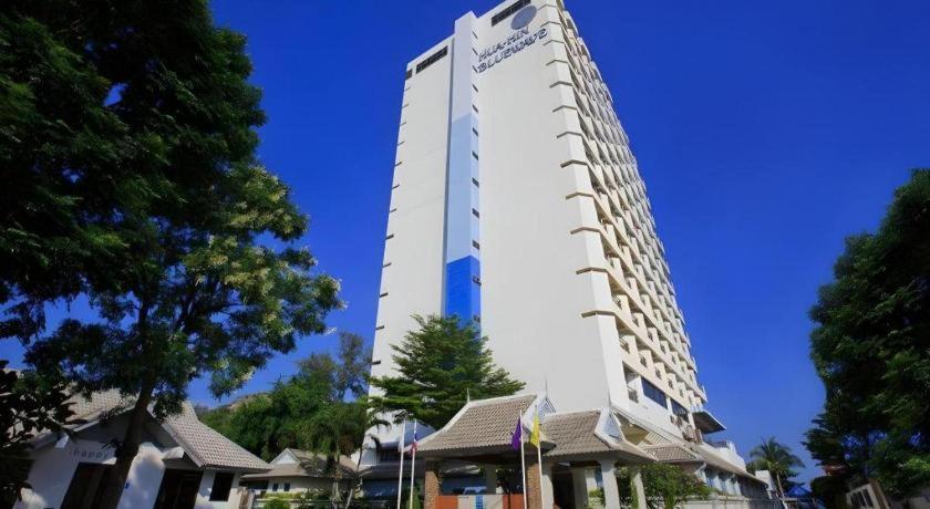 Resort Blue Wave