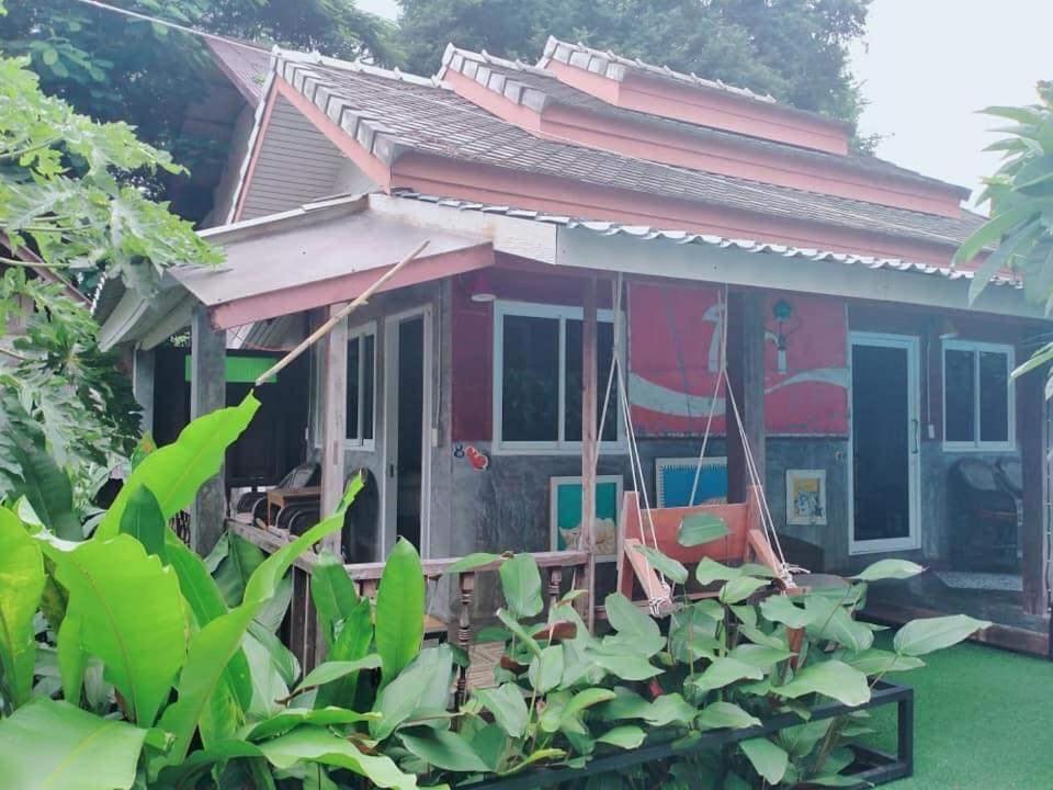 Sawasdeepai River Guest house 2*