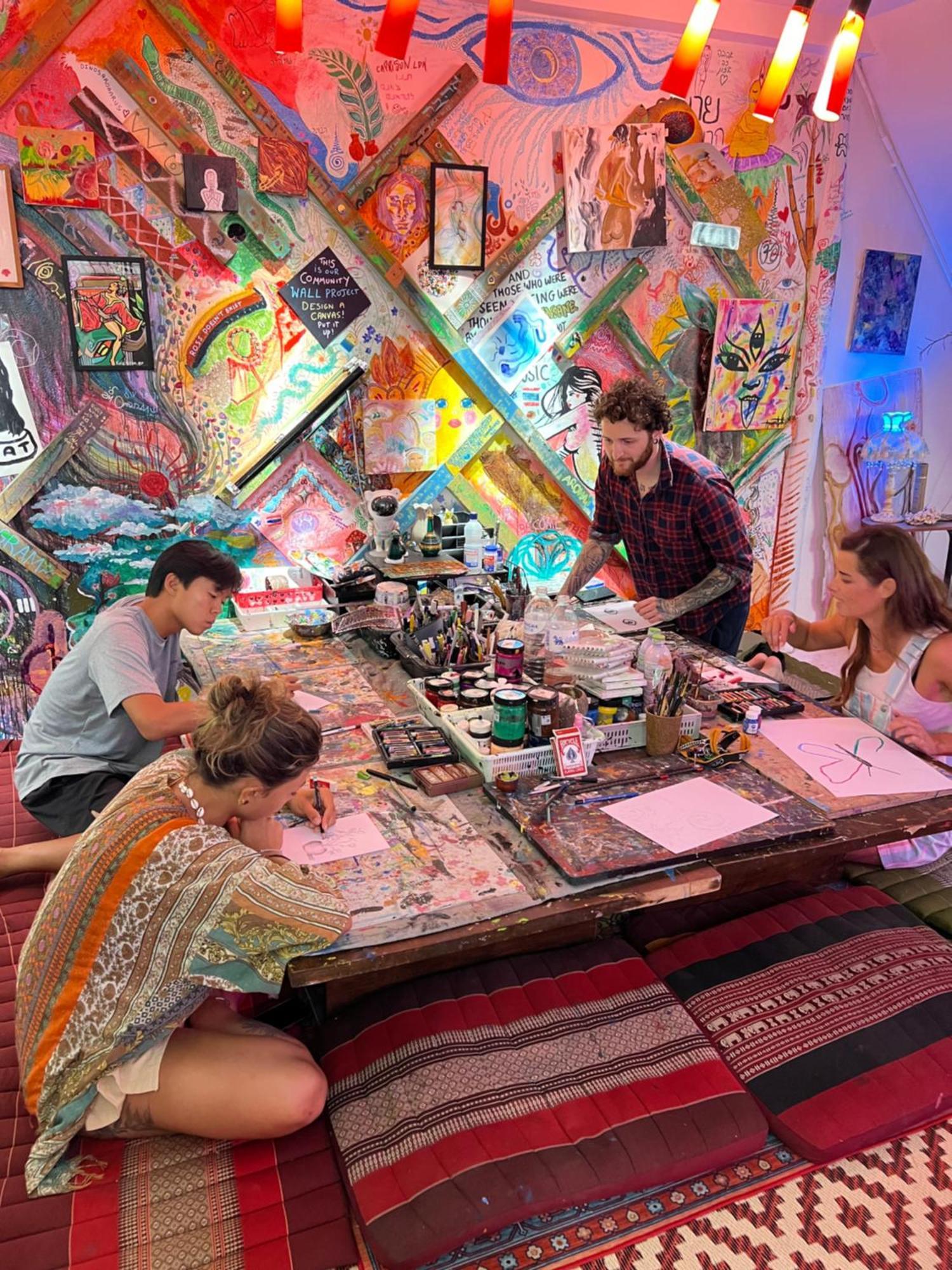 Colorful Hut Resort 2*